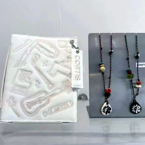 Collana libro carte
